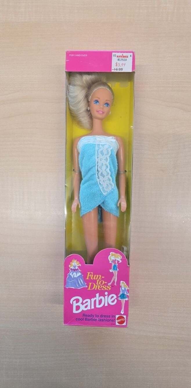 Vintage 1992 Fun-To-Dress Barbie Doll Blonde with Blue Towel Wrap Mattel #3240